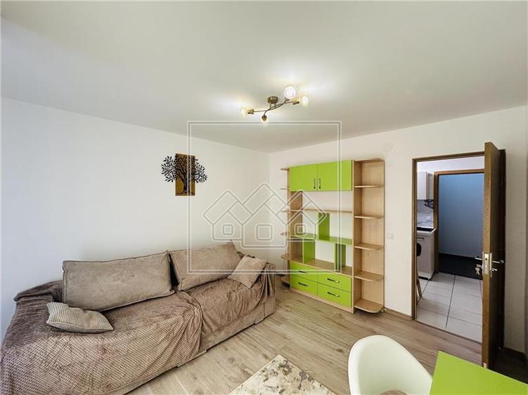 Apartament cu 2 camere decomandat în Hipodrom 1