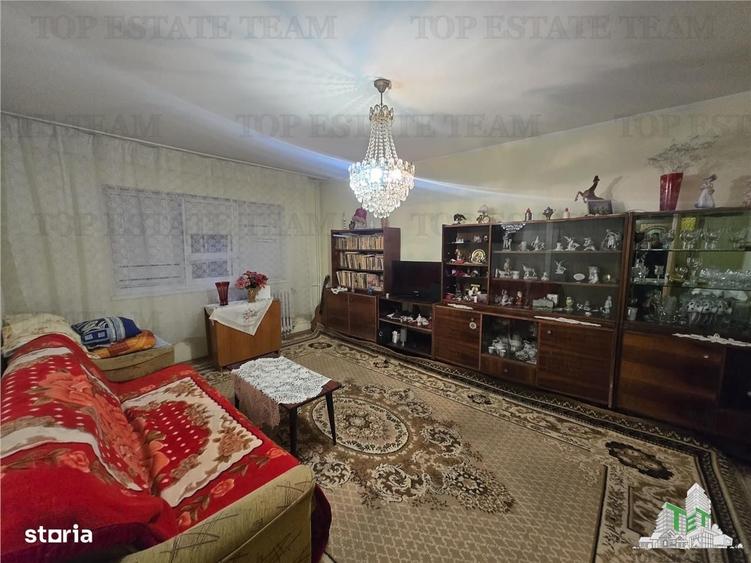Apartament cu 3 camere în Uverturii