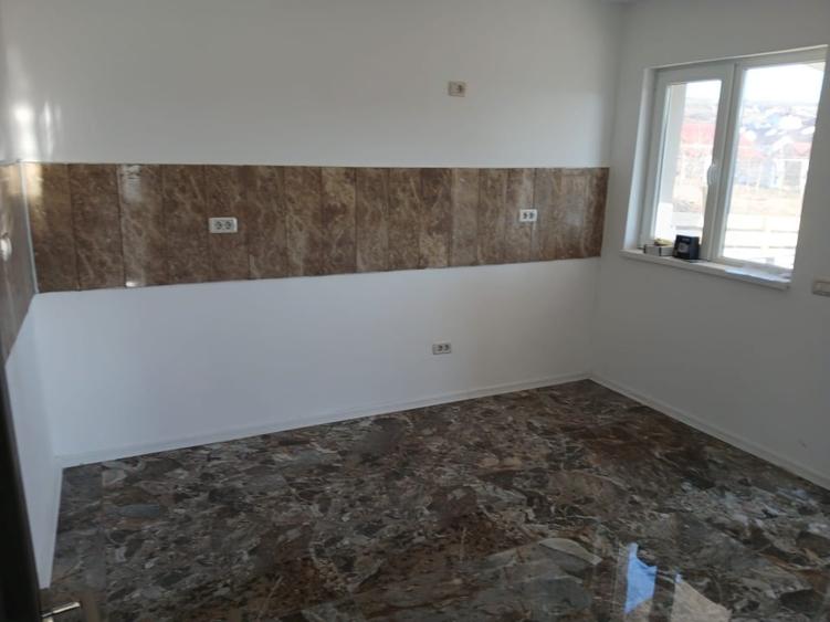 Casă individuală cu 4 camere cu Teren 570 Mp în Tomești