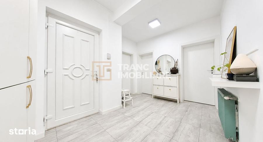 Casă cu 3 camere semidecomandat cu Teren 433 Mp în Vladimirescu