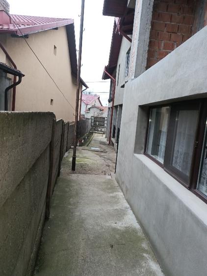 Casă cu 5 camere cu Teren 700 Mp în Blejoi