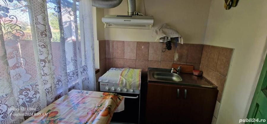 Casă cu 3 camere cu Teren 1700 Mp în Răchiteni