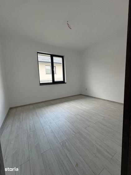 Casă cu 4 camere cu Teren 476 Mp în Cug