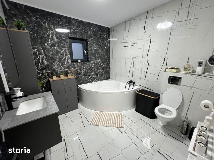Casă cu 4 camere cu Teren 169 Mp în Central