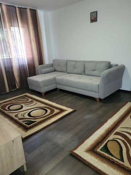 Apartament cu 2 camere semidecomandat în Poarta 6