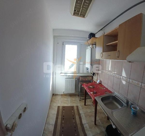 Apartament cu 2 camere semidecomandat, mobilat în Casa de Cultură