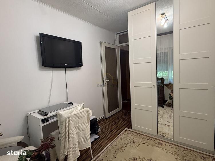 Apartament cu 4 camere decomandat în Central