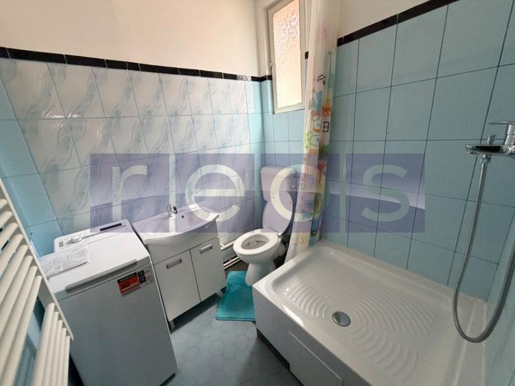 Apartament cu 4 camere decomandat în Ștefan cel Mare