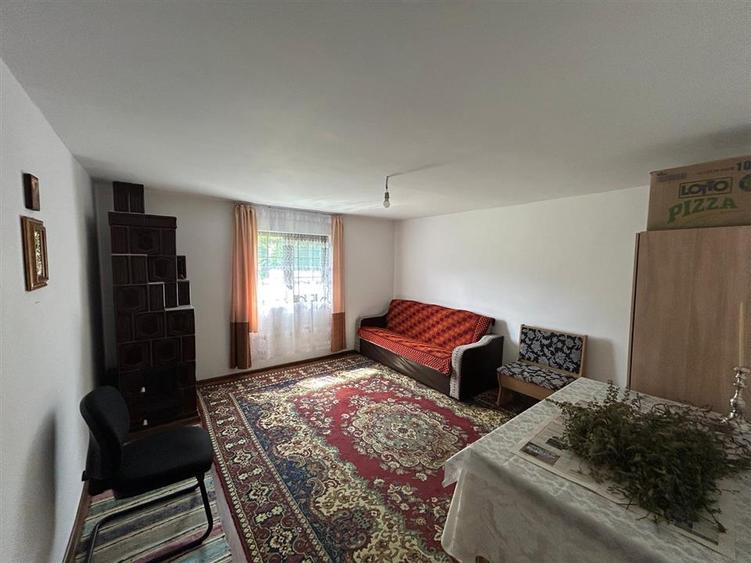 Casă individuală cu 6 camere cu Teren 3426 Mp în Vrâncioaia