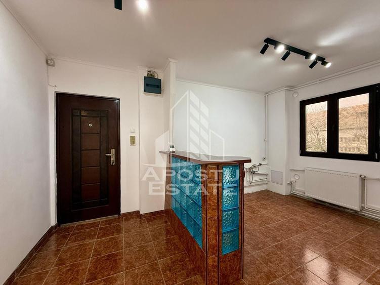 Apartament cu 3 camere decomandat în Circumvalațiunii