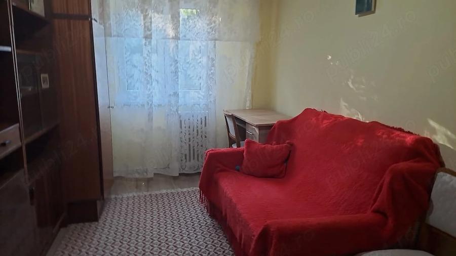 Apartament cu 3 camere decomandat în Viziru 3