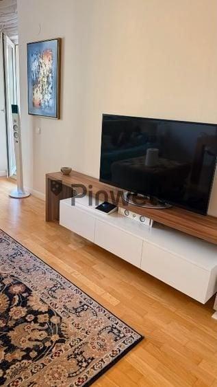 Apartament cu 3 camere decomandat, mobilat în Tei