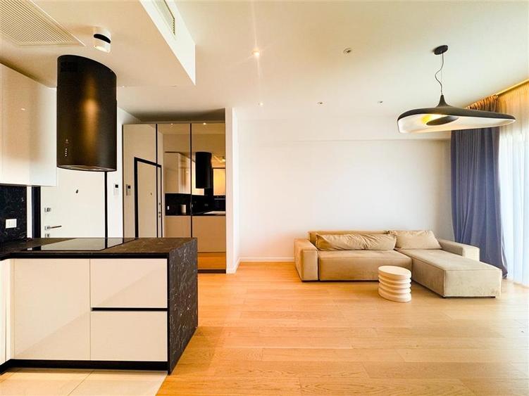 Apartament cu 3 camere decomandat, mobilat în Floreasca