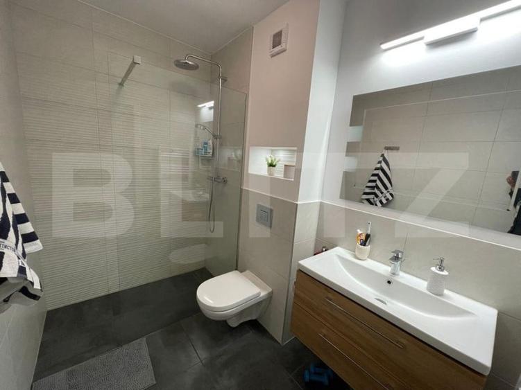 Apartament cu 2 camere semidecomandat, mobilat în Bună Ziua