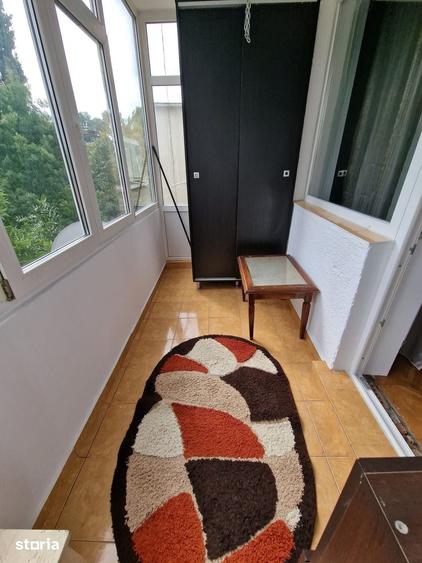 Apartament cu 2 camere semidecomandat în Calea București