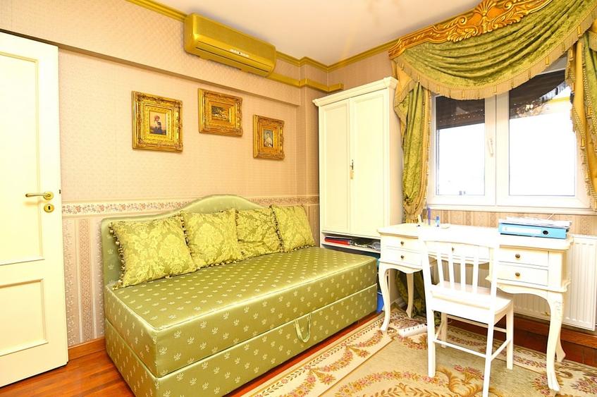 Apartament cu 3 camere decomandat, mobilat în Unirii
