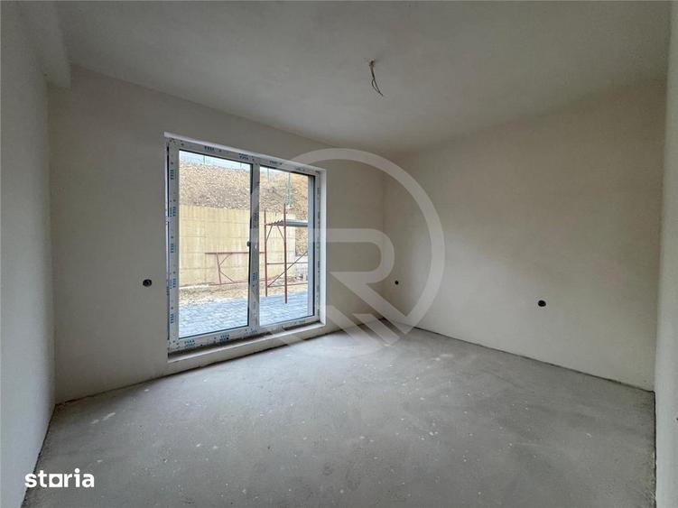 Casă cu 5 camere cu Teren 300 Mp în Central