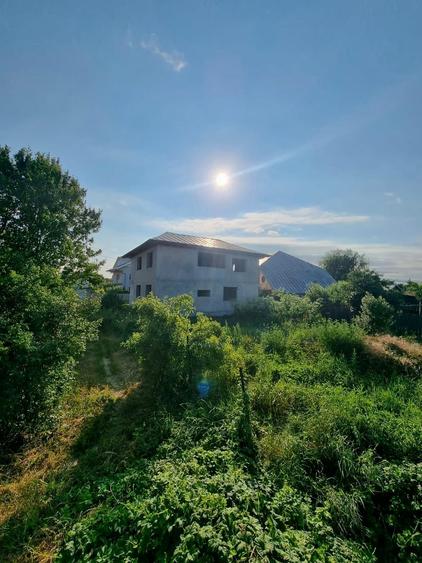 Casă cu 4 camere în Tecuci