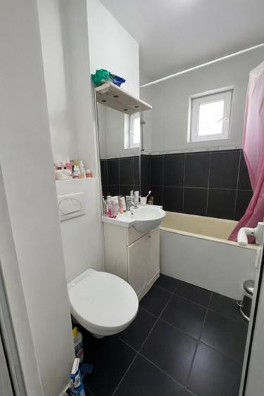 Garsonieră decomandată, mobilată în Săsar