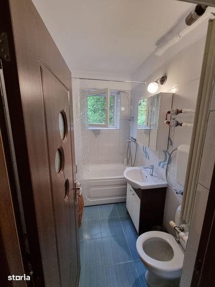 Apartament cu 3 camere decomandat în Titan