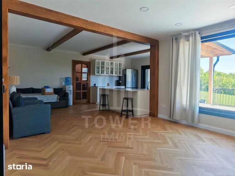 Casă cu 5 camere cu Piscina în Sadu