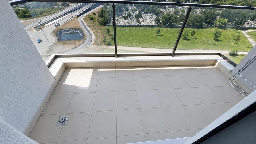 Apartament cu 2 camere semidecomandat în Prelungirea Ghencea