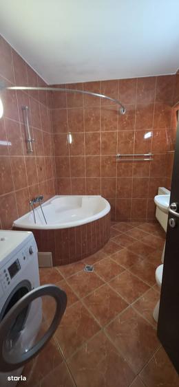 Apartament cu 3 camere în Zorilor