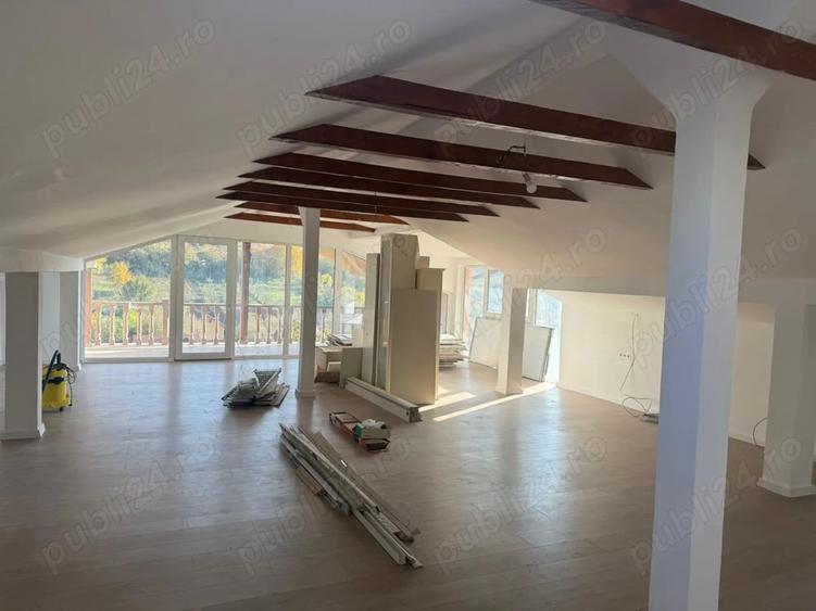 Casă cu 6 camere cu Teren 920 Mp în Slimnic