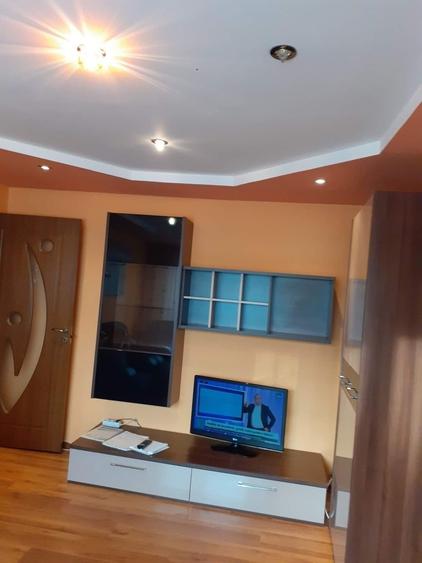 Apartament cu 2 camere semidecomandat în Micro 6