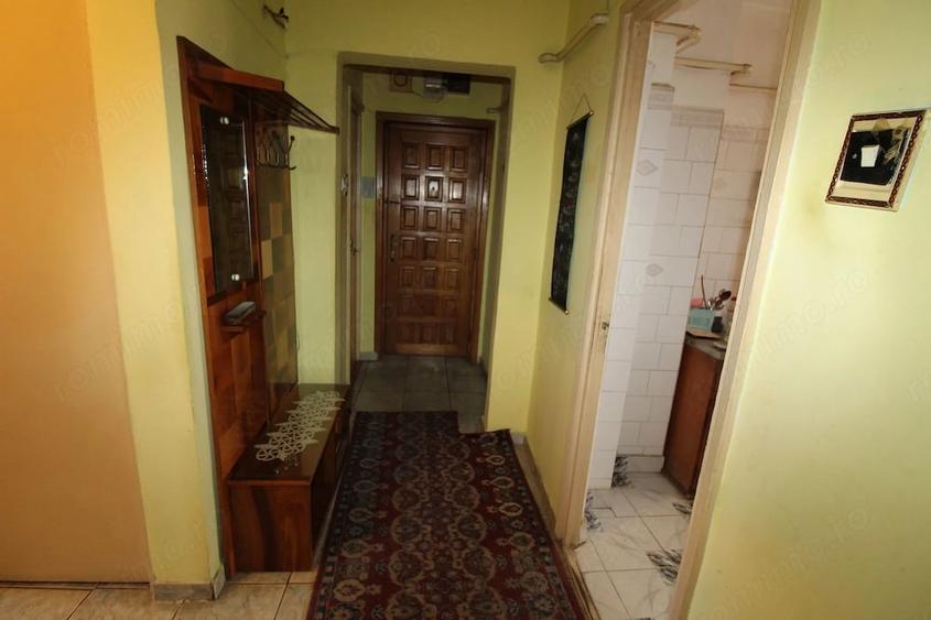 Apartament cu 3 camere decomandat în 9 Mai