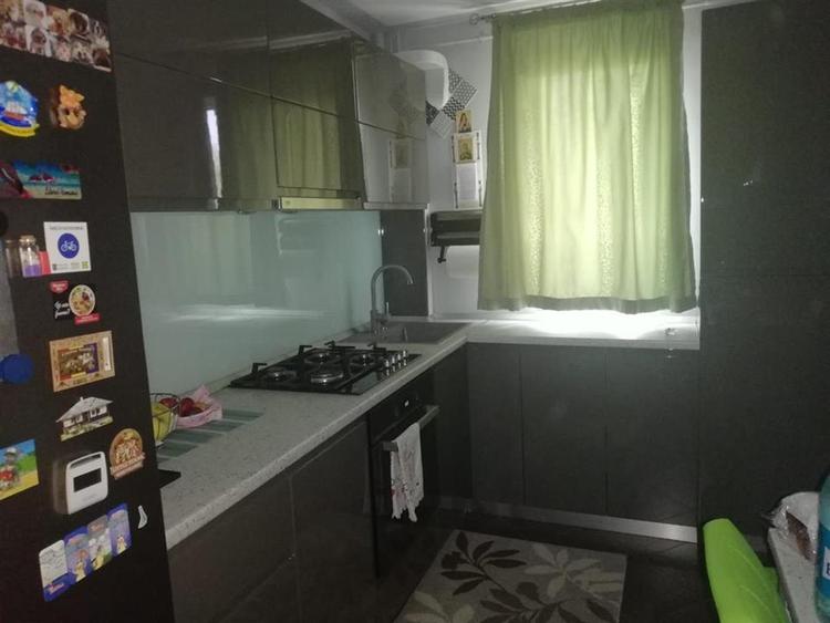 Apartament cu 3 camere decomandat, mobilat în Mircea cel Bătrân