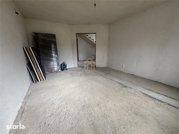 Casă cu 4 camere cu Teren 1233 Mp în Valea Borcutului