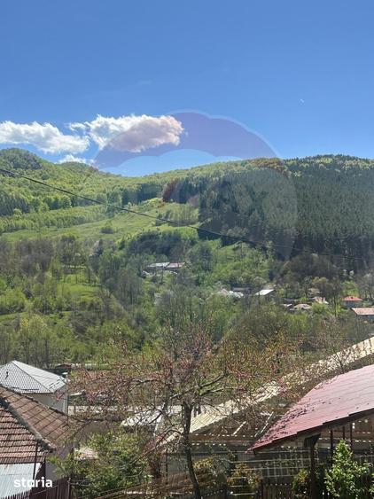Casă cu 4 camere cu Teren 700 Mp în Chiojdu