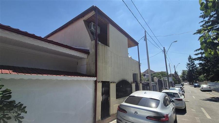Casă individuală cu 5 camere cu Canalizare în Doamna Ghica