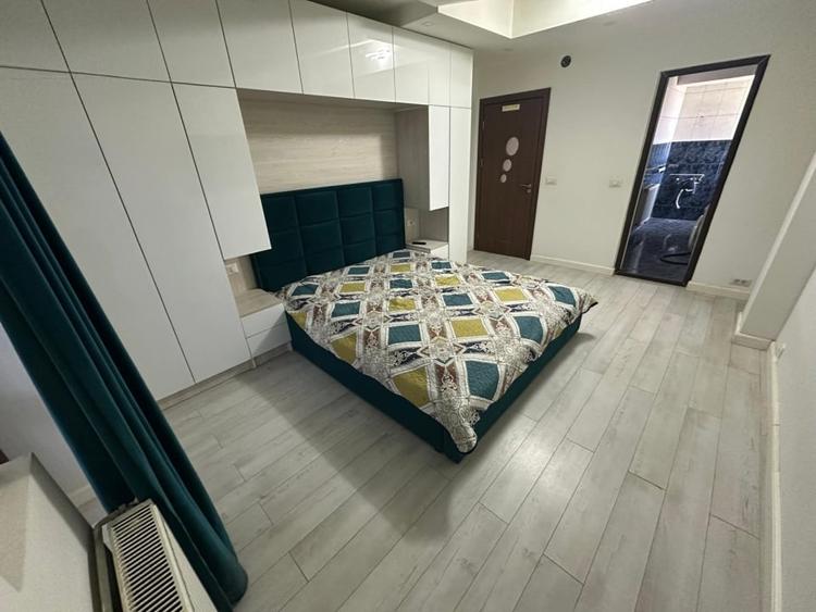 Apartament cu 3 camere decomandat, mobilat în Rovine