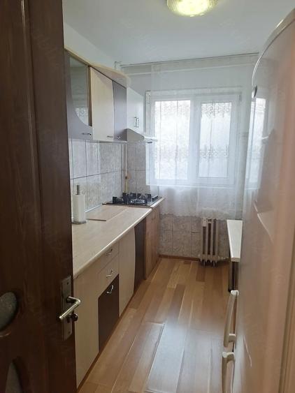 Apartament cu 2 camere semidecomandat în Mihai Bravu