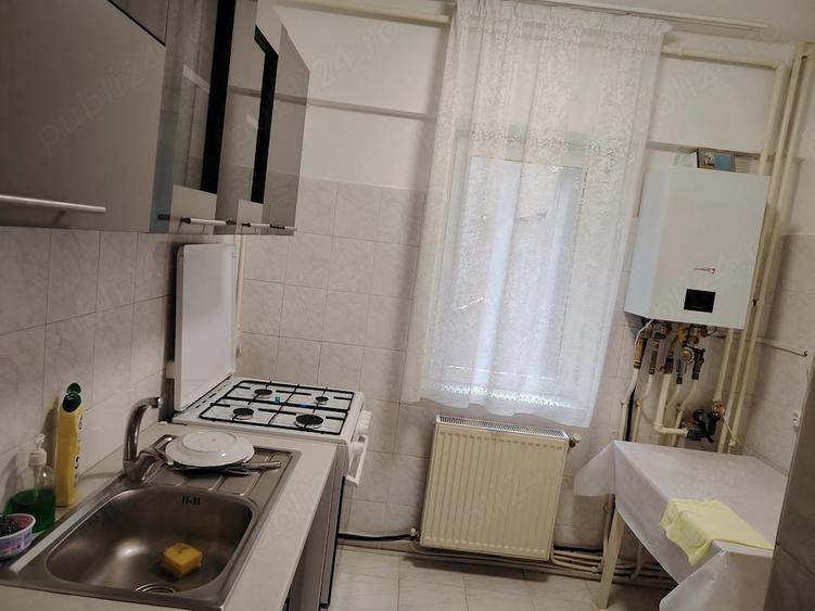 Apartament cu 3 camere decomandat în Letea