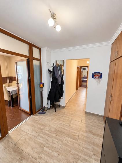 Apartament cu 3 camere decomandat în Dristor