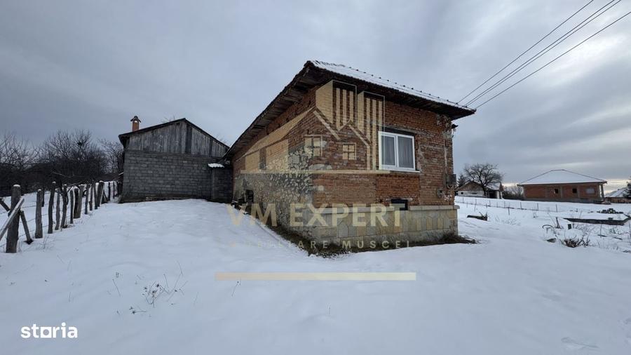Casă cu 4 camere în Păuleasca