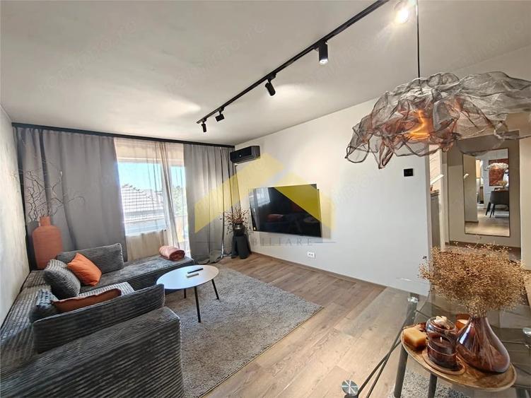 Apartament cu 3 camere semidecomandat în Romanilor