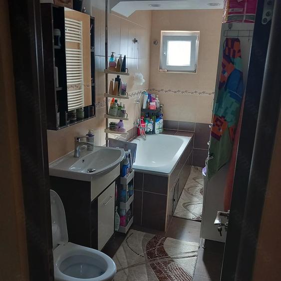 Apartament cu 2 camere semidecomandat în Careiului
