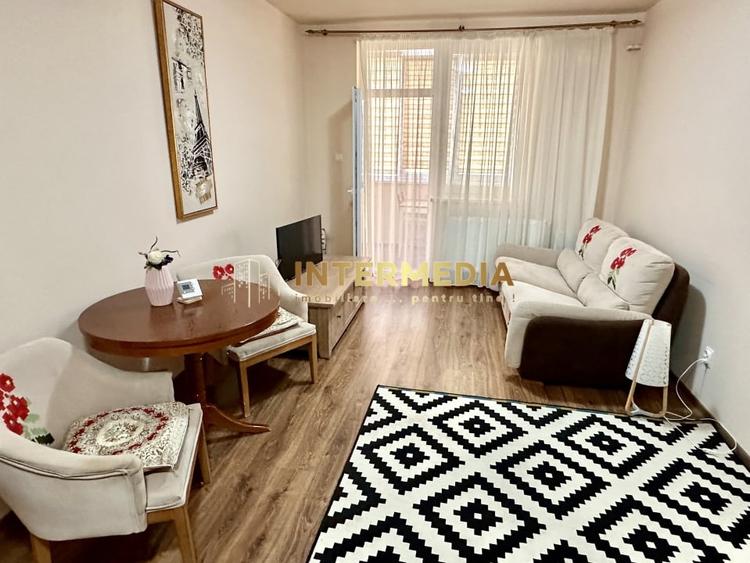 Apartament cu 2 camere decomandat, mobilat în Central