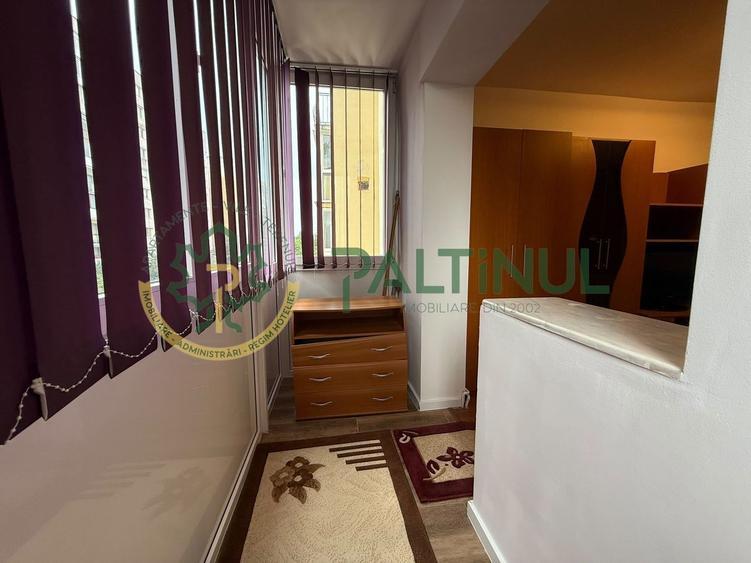 Apartament cu 3 camere semidecomandat, mobilat în Hipodrom 3