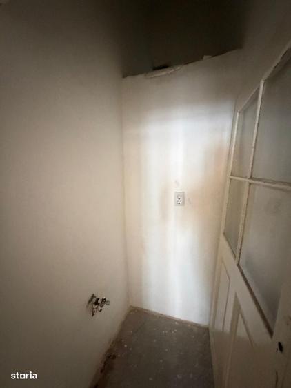 Apartament cu 2 camere semidecomandat în Chinteni