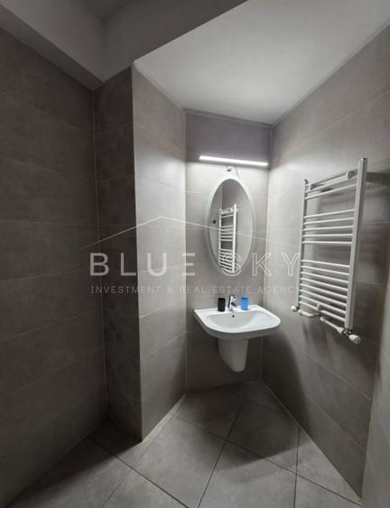 Apartament cu 3 camere decomandat, mobilat în Central