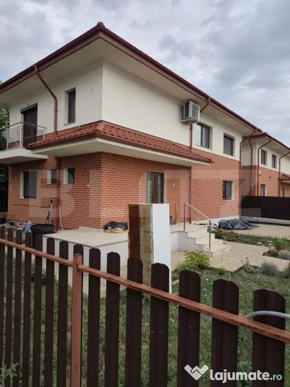 Casă cu 4 camere cu Teren 350 Mp în Central