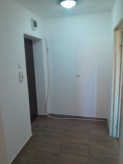Vind apartament 2camere Gladiolei etaj2/2 - 8