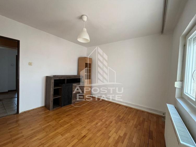Apartament cu 3 camere decomandat, mobilat în Șagului