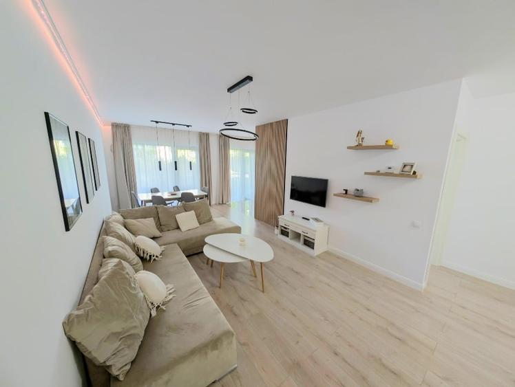 Apartament cu 3 camere decomandat, mobilat în Zorilor