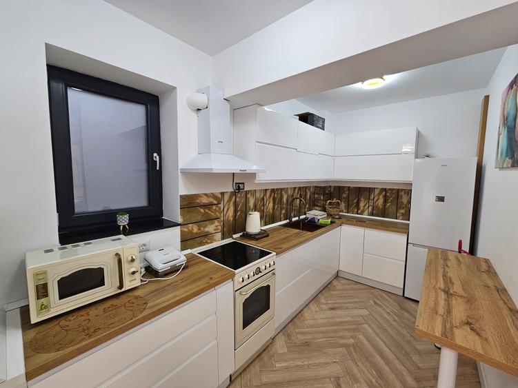 Apartament cu 2 camere decomandat, mobilat în Pipera